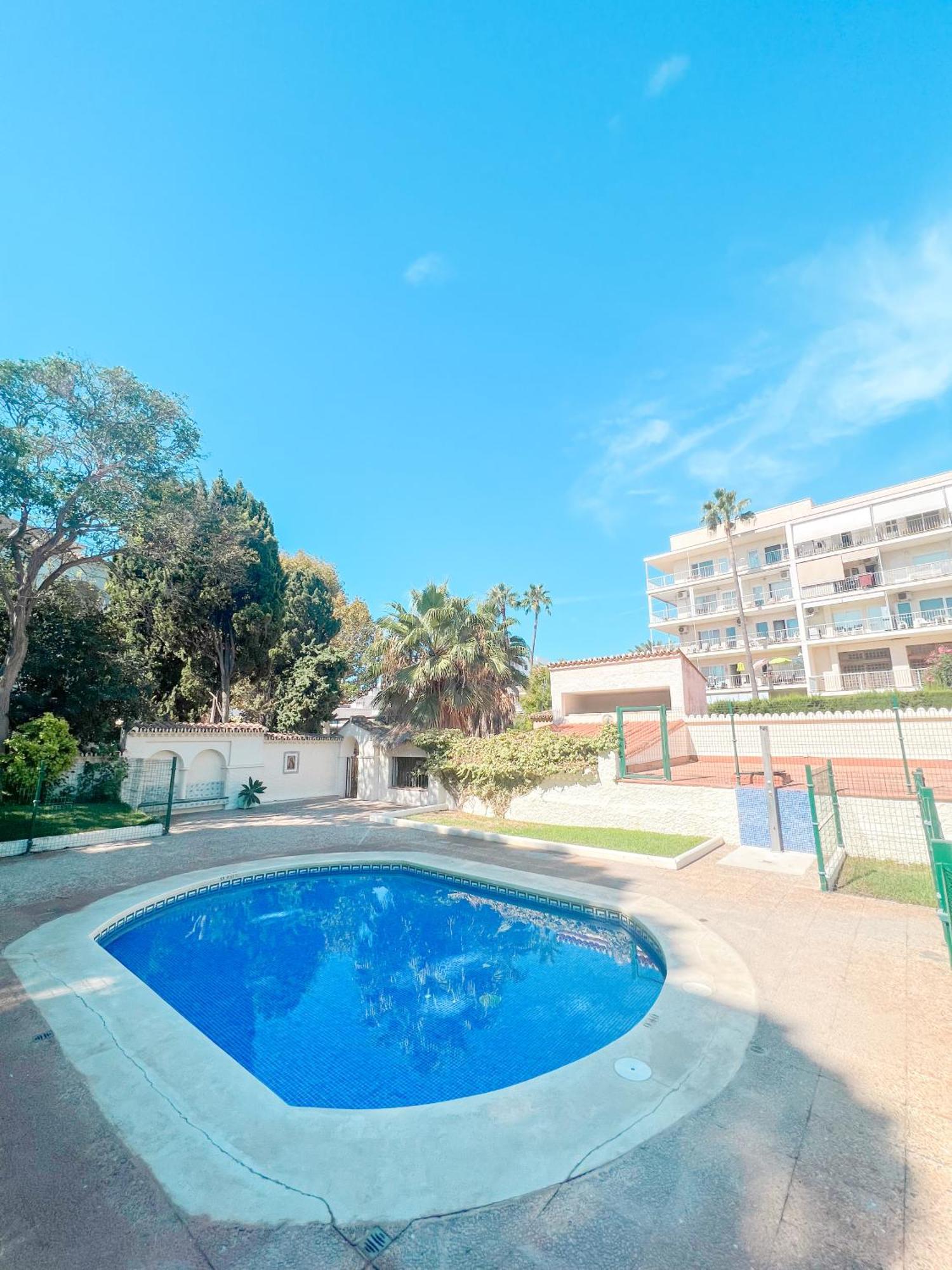 Cozy & Sunny Carihuela Park Appartement Torremolinos Buitenkant foto