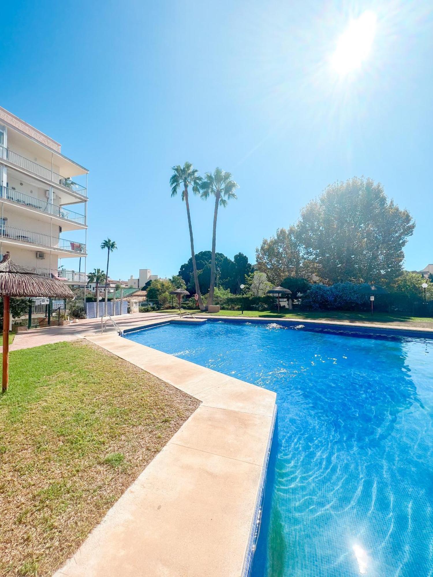 Cozy & Sunny Carihuela Park Appartement Torremolinos Buitenkant foto